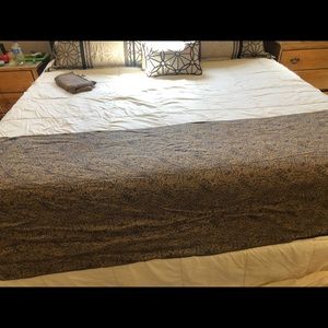 Beautiful long scarf. 76”x29”. Gold and black.